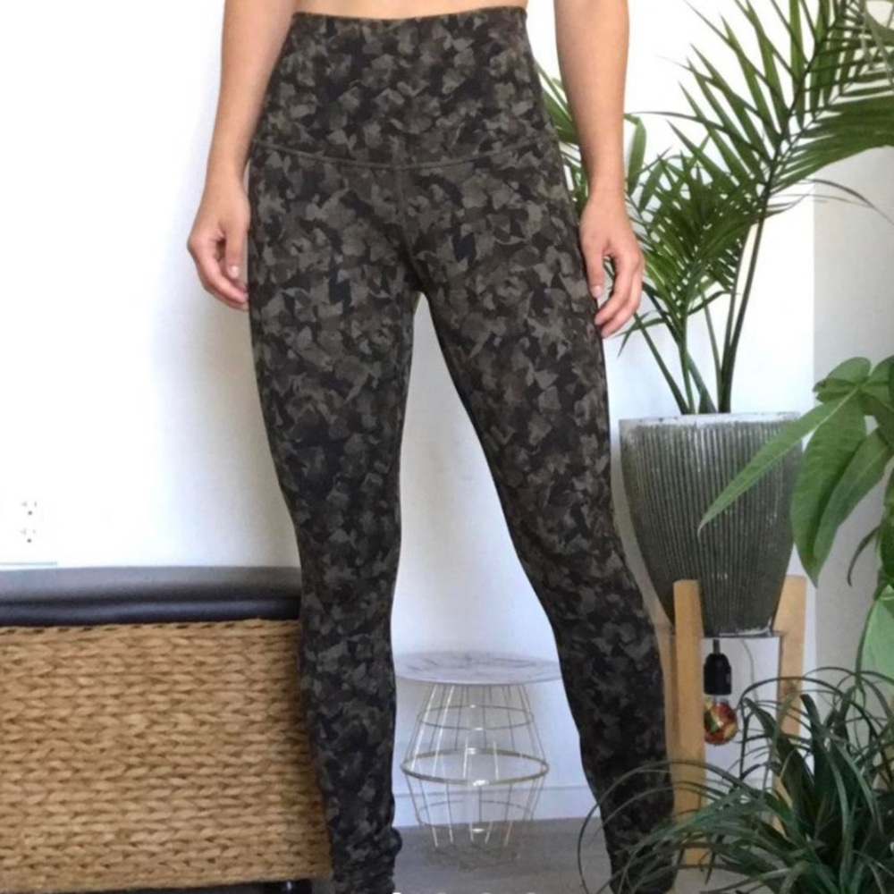 Lulu lemon camo leggings size 2